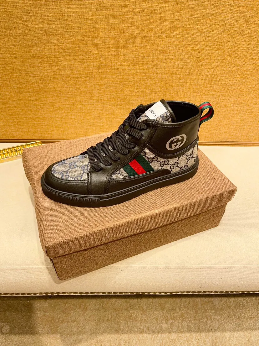 Factory price 440 [Gucci] Gucci's latest high-top casual Korean-style men's shoes, brand new autumn and winter design, perfect workmanship, cabinet quality, upper: cowhide material, leather lining; soft and comfortable, rubber outsole ultra-light, wear-resistant, simple, versatile fashion men's shoes, color optional, size 38--44
